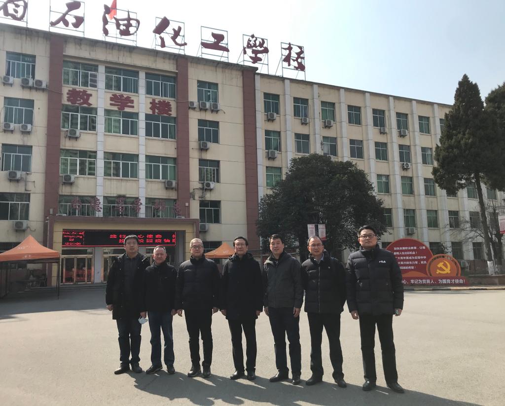 学校领导赴陕西省石油化工学校调研学校领导与陕西省电子信息学校交流